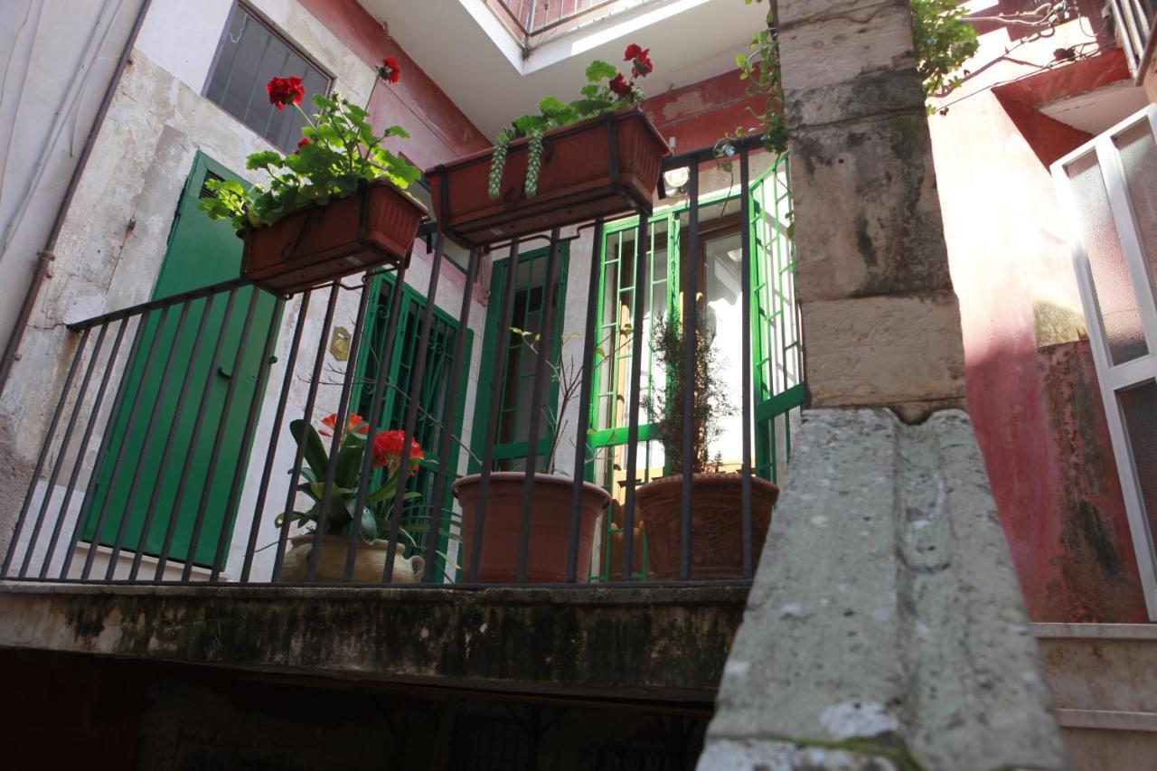 Il Fuoco Di Archimede - Ortigia Apartment Syracuse Luaran gambar